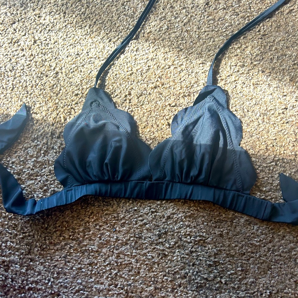 Black ruffle kulani bikini top